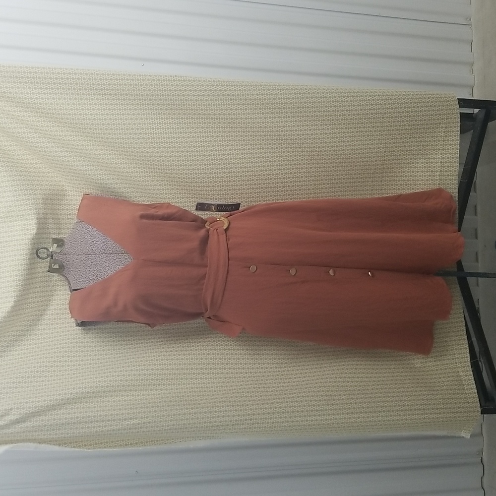 Luxology V neck belted dress